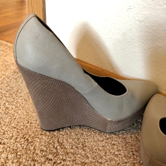 Rock & Republic Wedge Heels - Picture 5 of 8